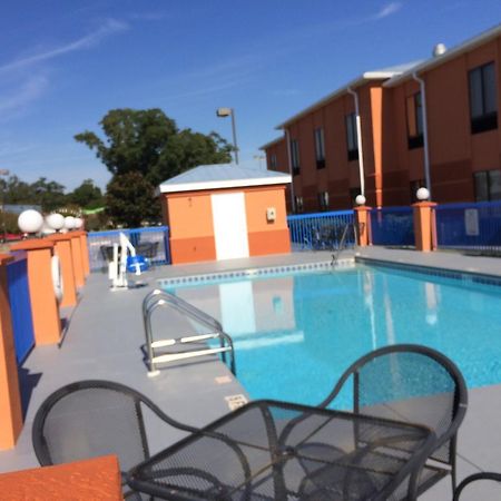 Luxury Suites Pensacola Exteriör bild
