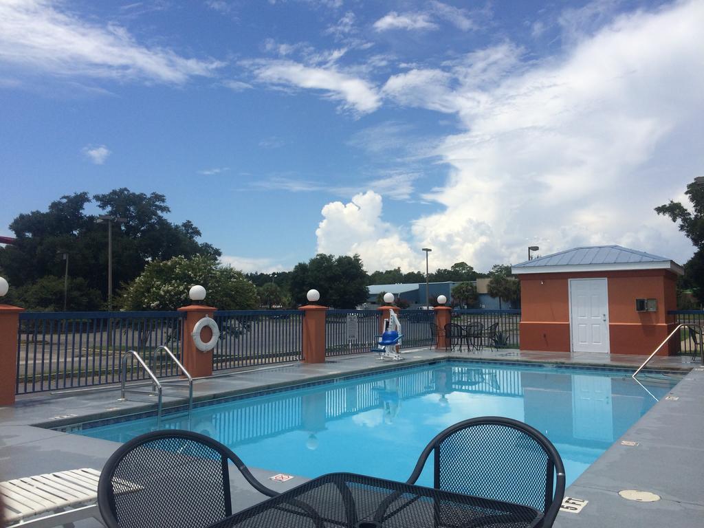 Luxury Suites Pensacola Exteriör bild