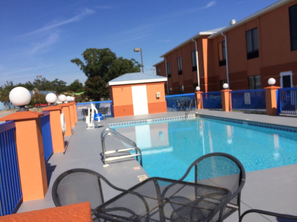 Luxury Suites Pensacola Exteriör bild