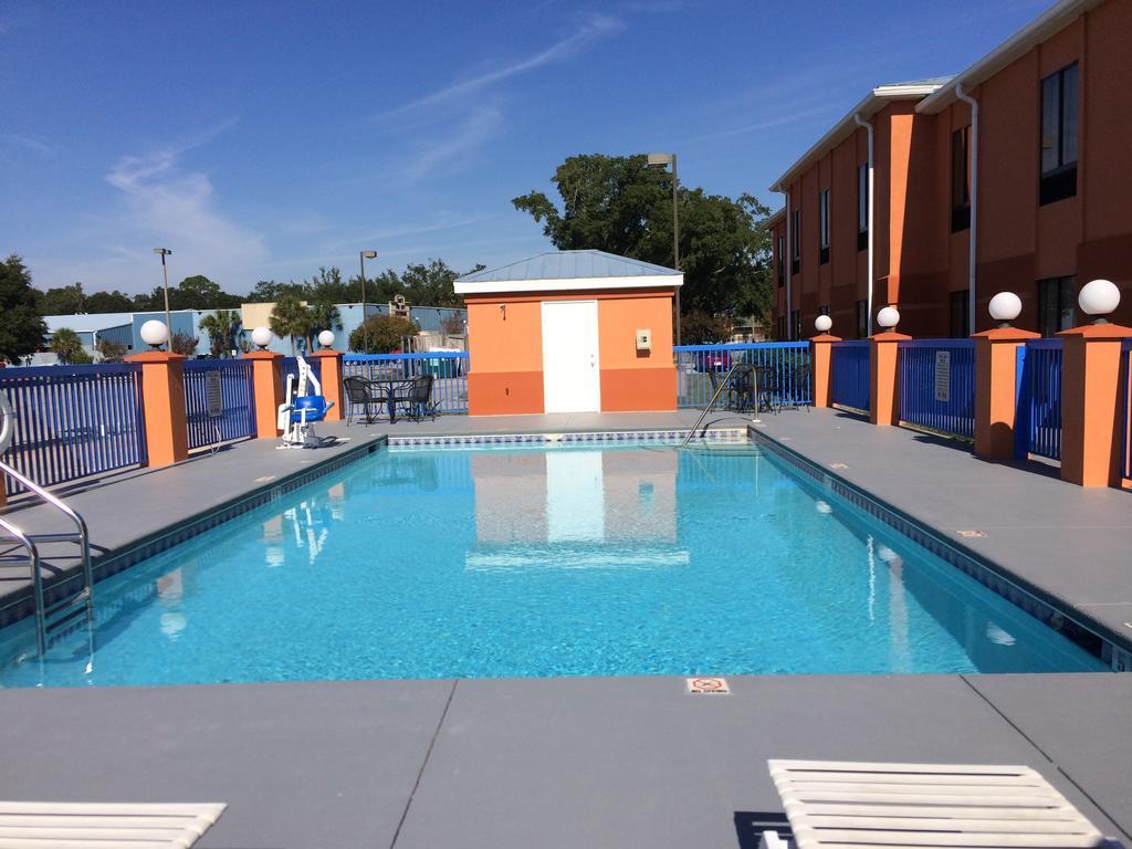 Luxury Suites Pensacola Exteriör bild